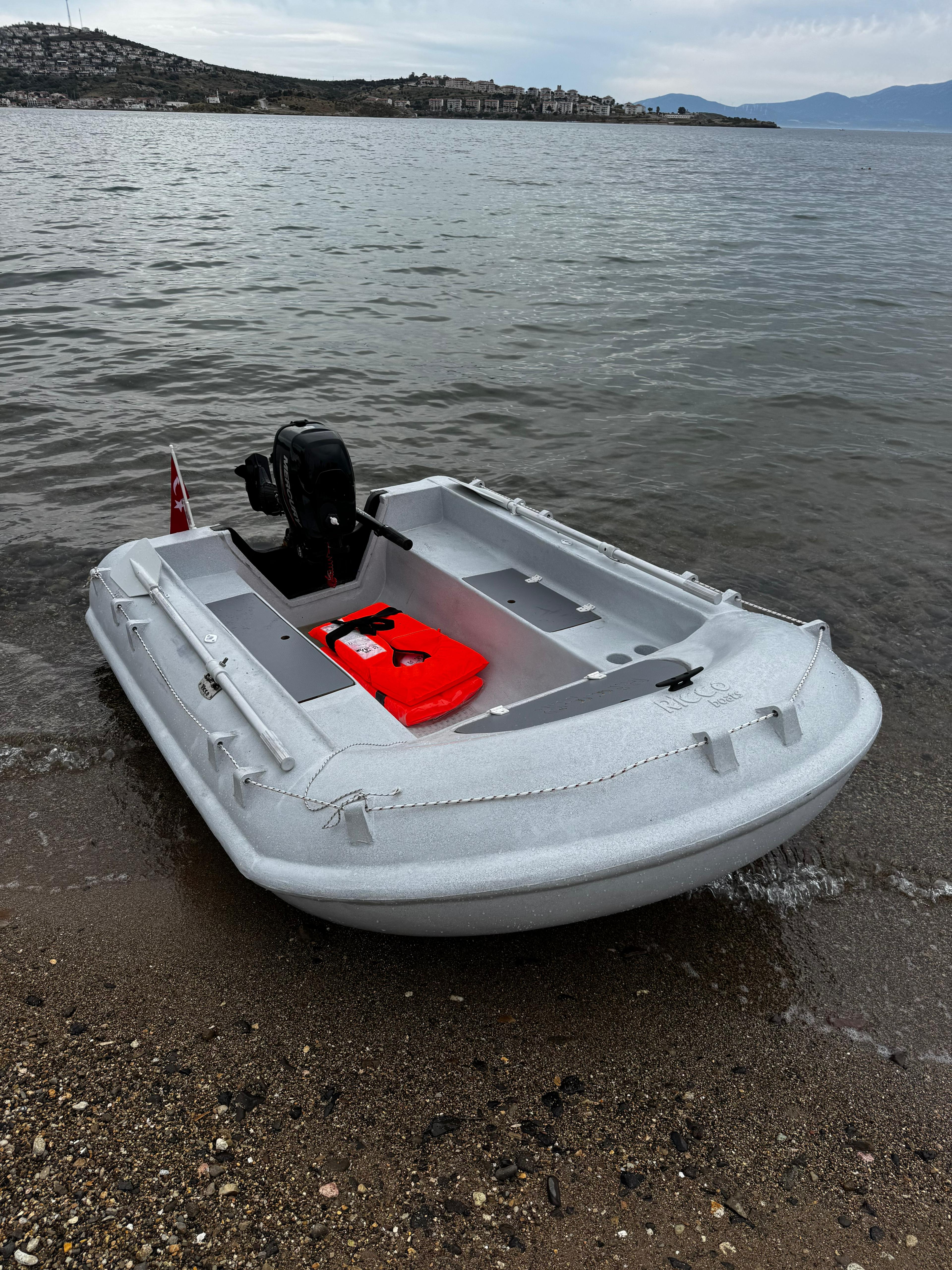Ricco Boats · boat sea 